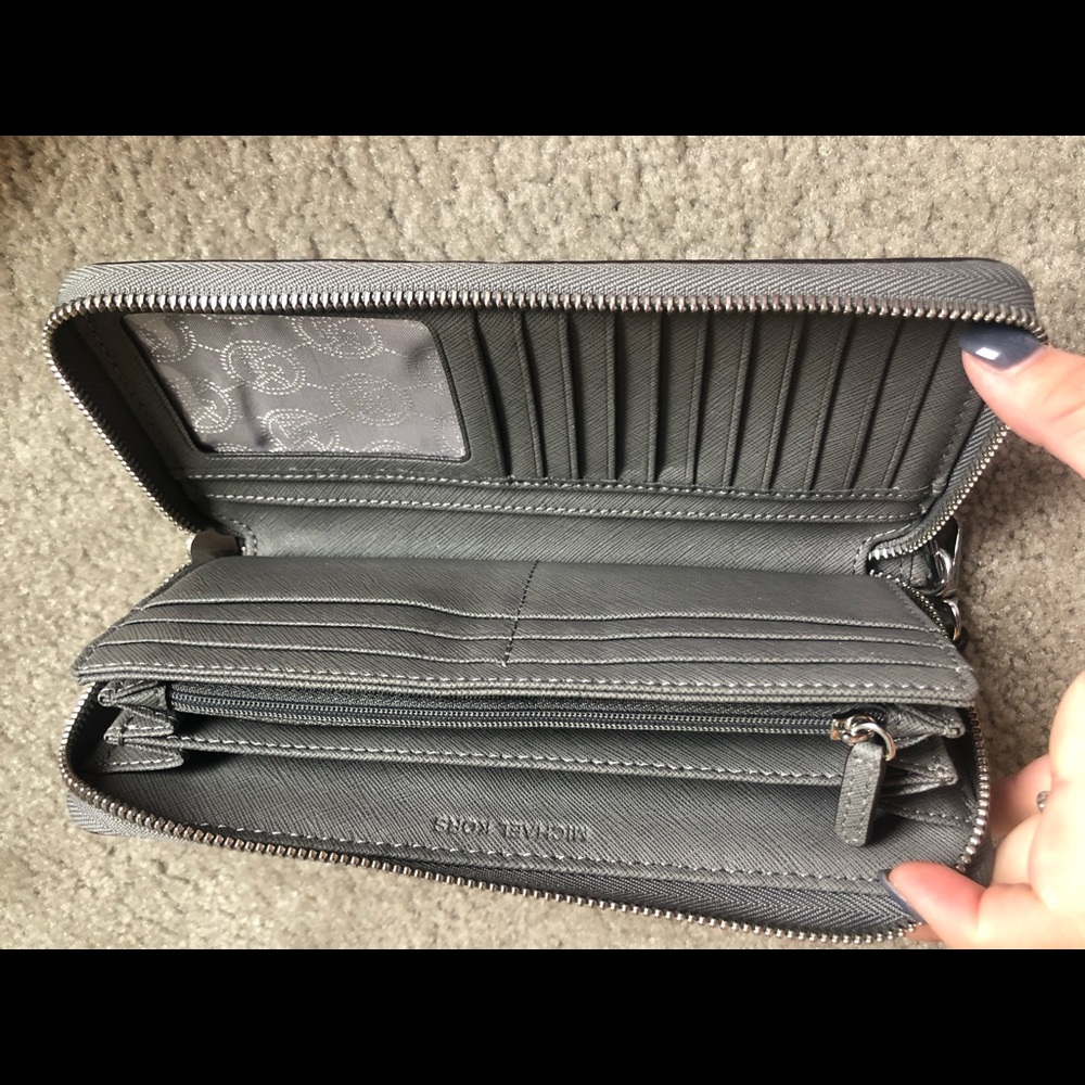 Michael Kors Wallet - Picture 2 of 2